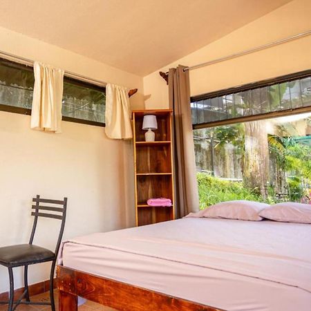 Manuel Antonio Hostel Екстериор снимка