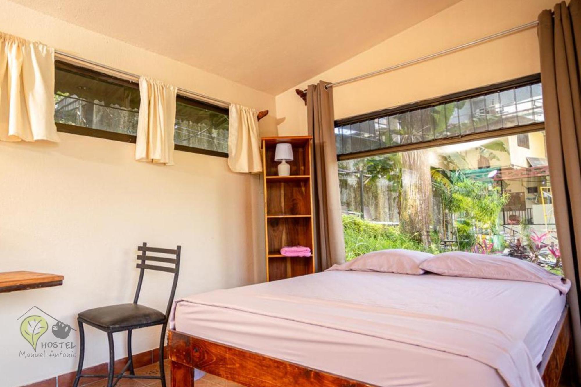 Manuel Antonio Hostel Екстериор снимка