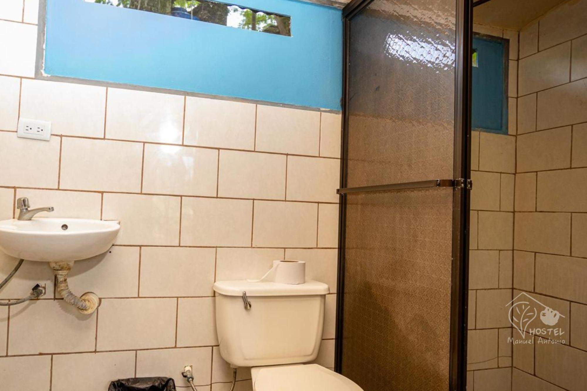 Manuel Antonio Hostel Екстериор снимка