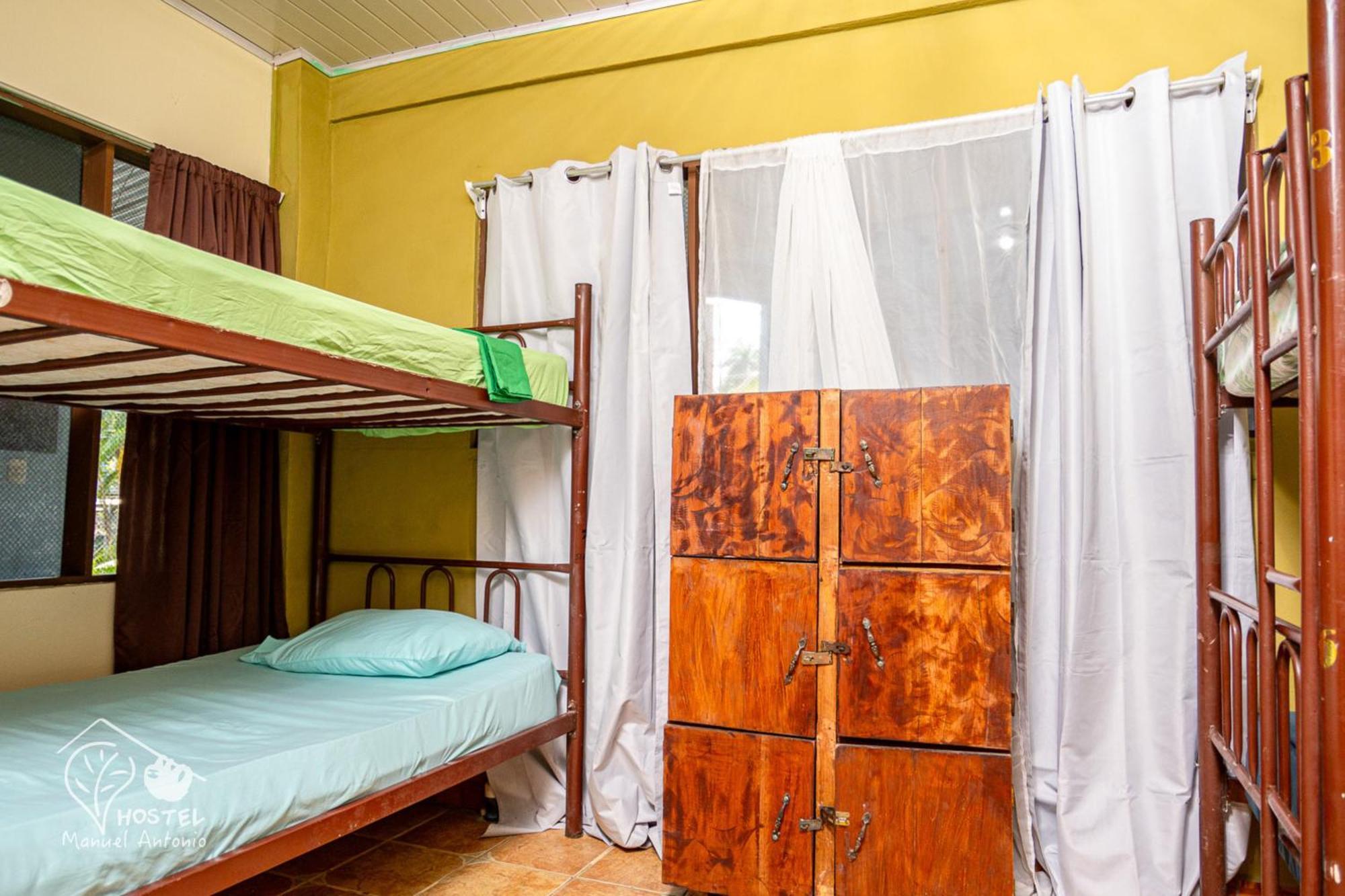 Manuel Antonio Hostel Екстериор снимка