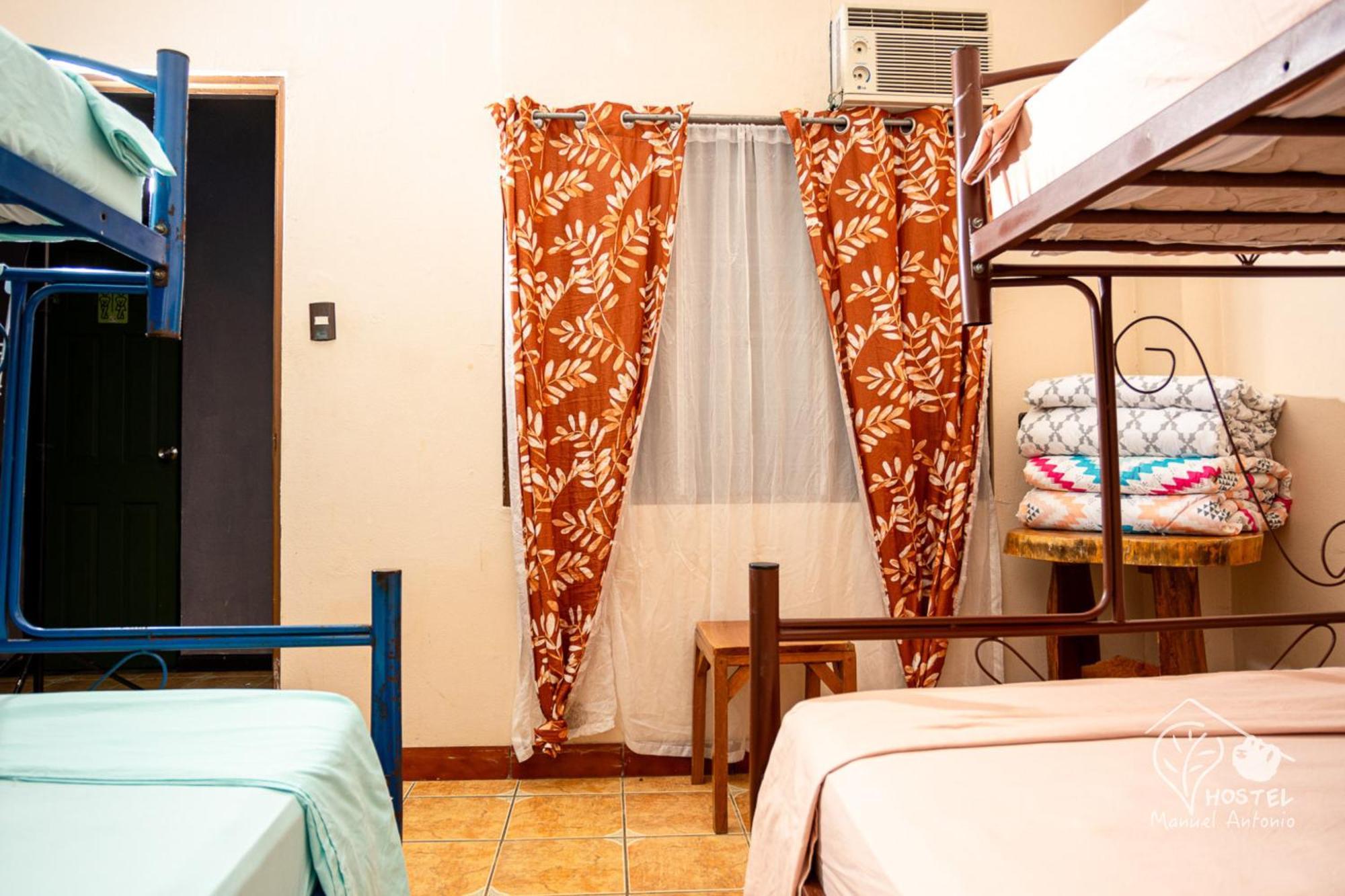 Manuel Antonio Hostel Екстериор снимка