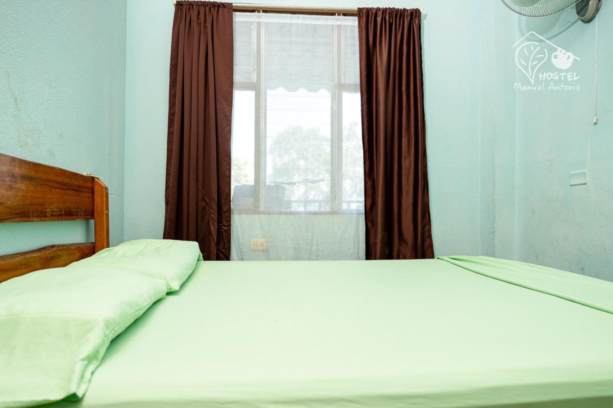 Manuel Antonio Hostel Екстериор снимка