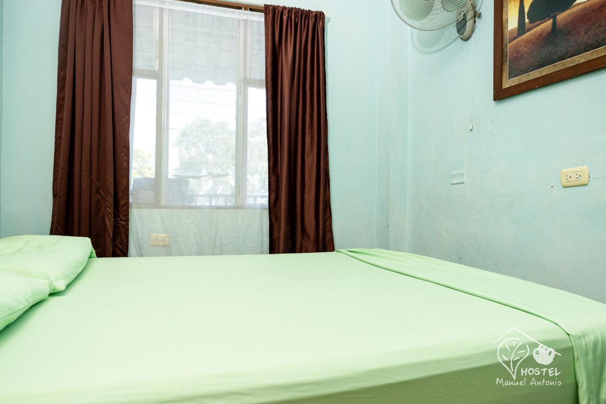 Manuel Antonio Hostel Екстериор снимка