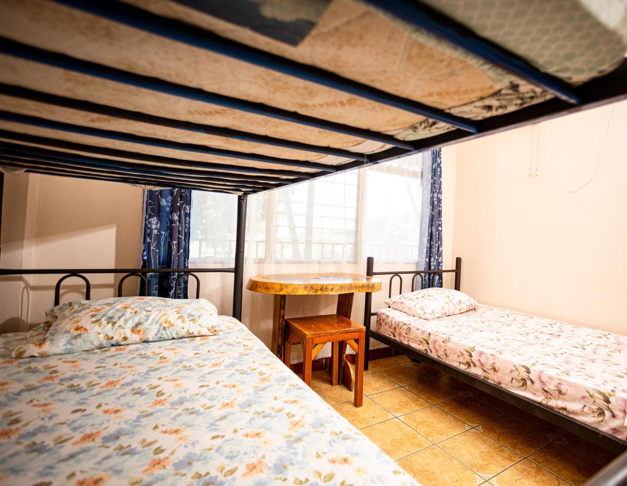 Manuel Antonio Hostel Екстериор снимка