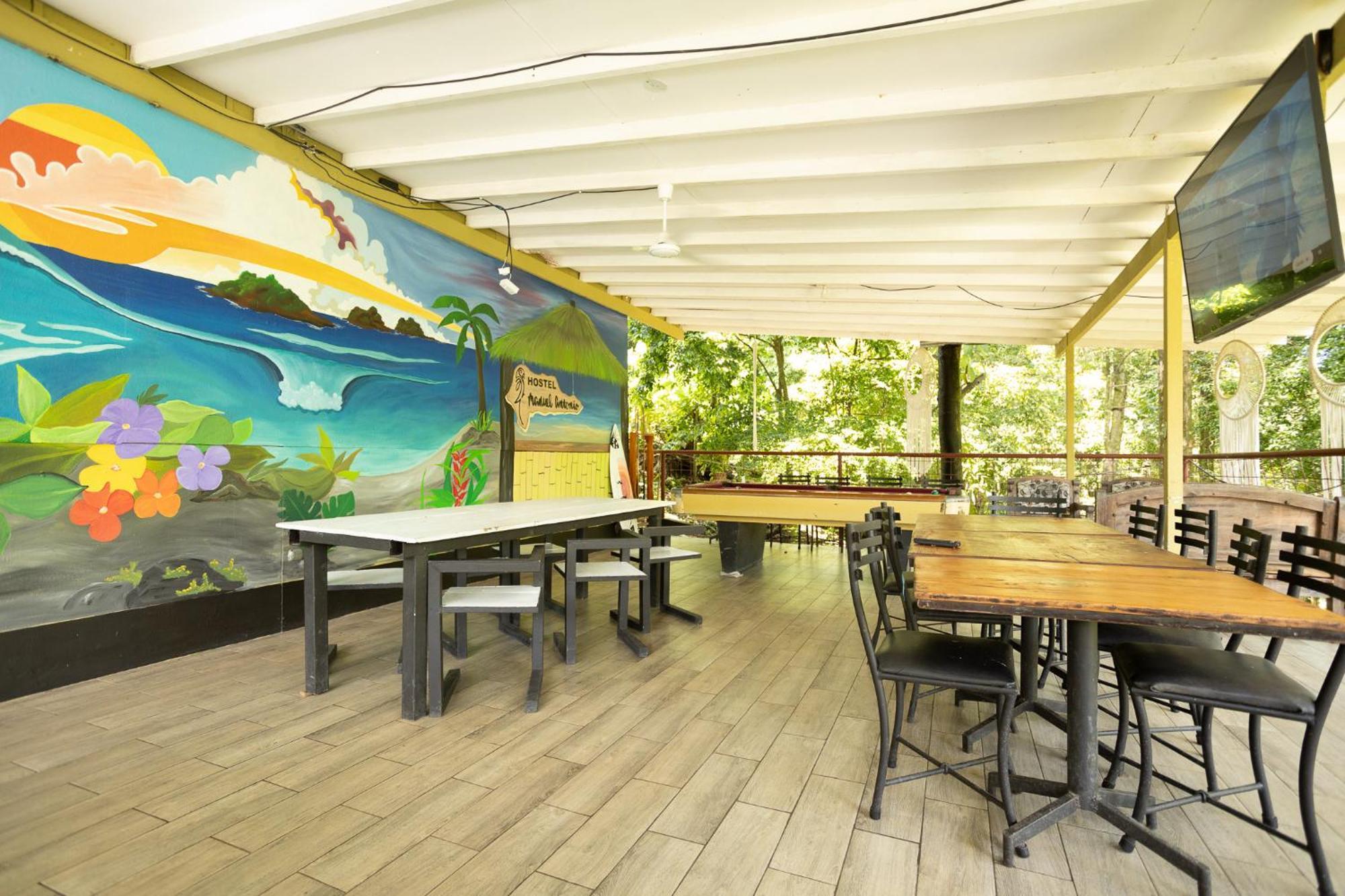 Manuel Antonio Hostel Екстериор снимка
