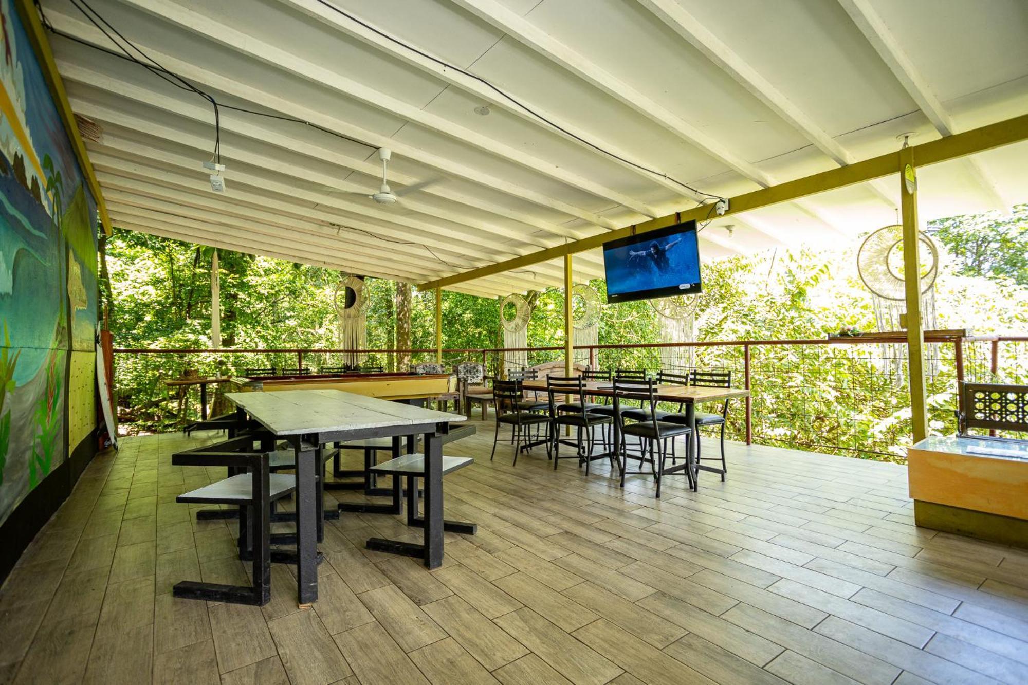 Manuel Antonio Hostel Екстериор снимка