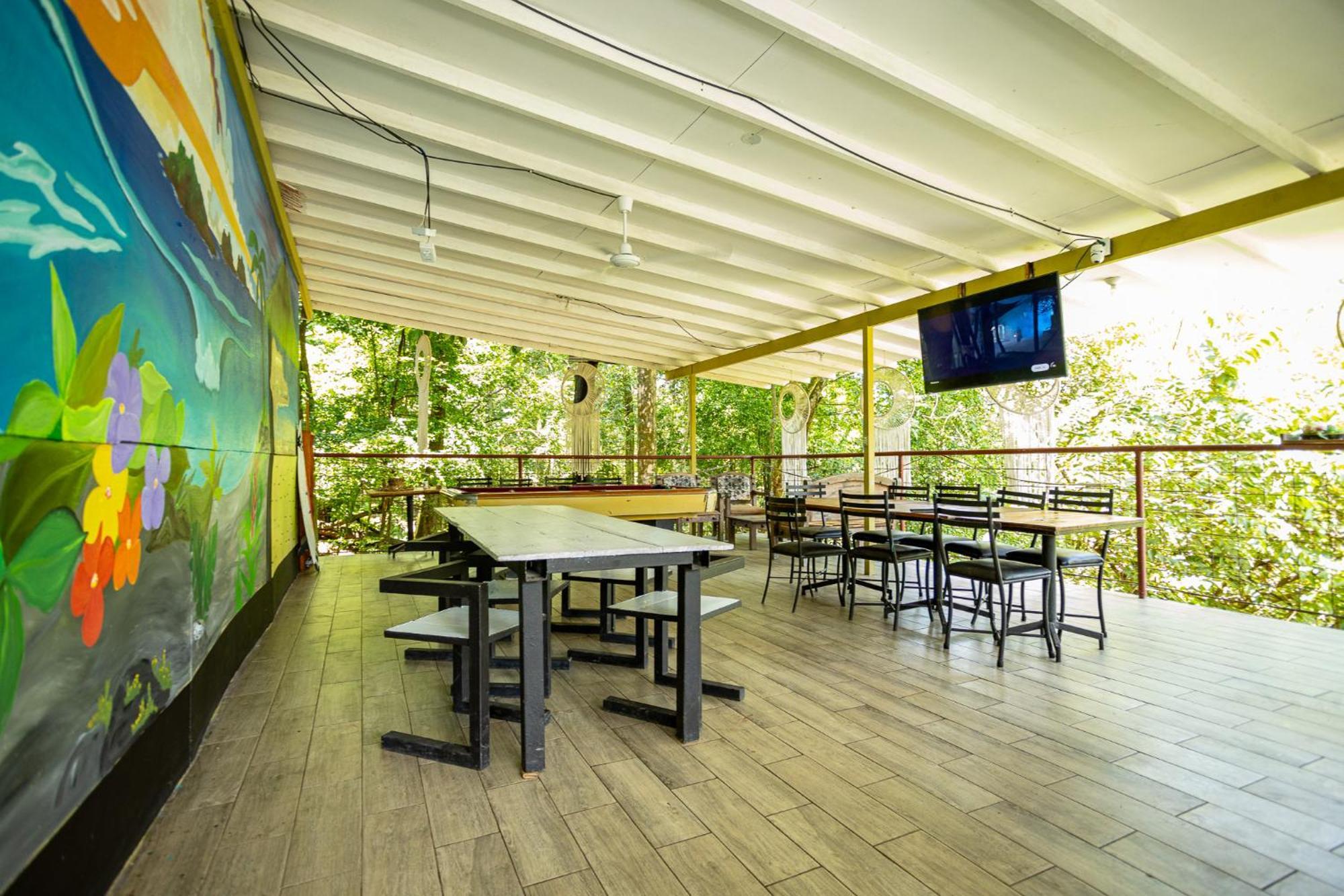 Manuel Antonio Hostel Екстериор снимка